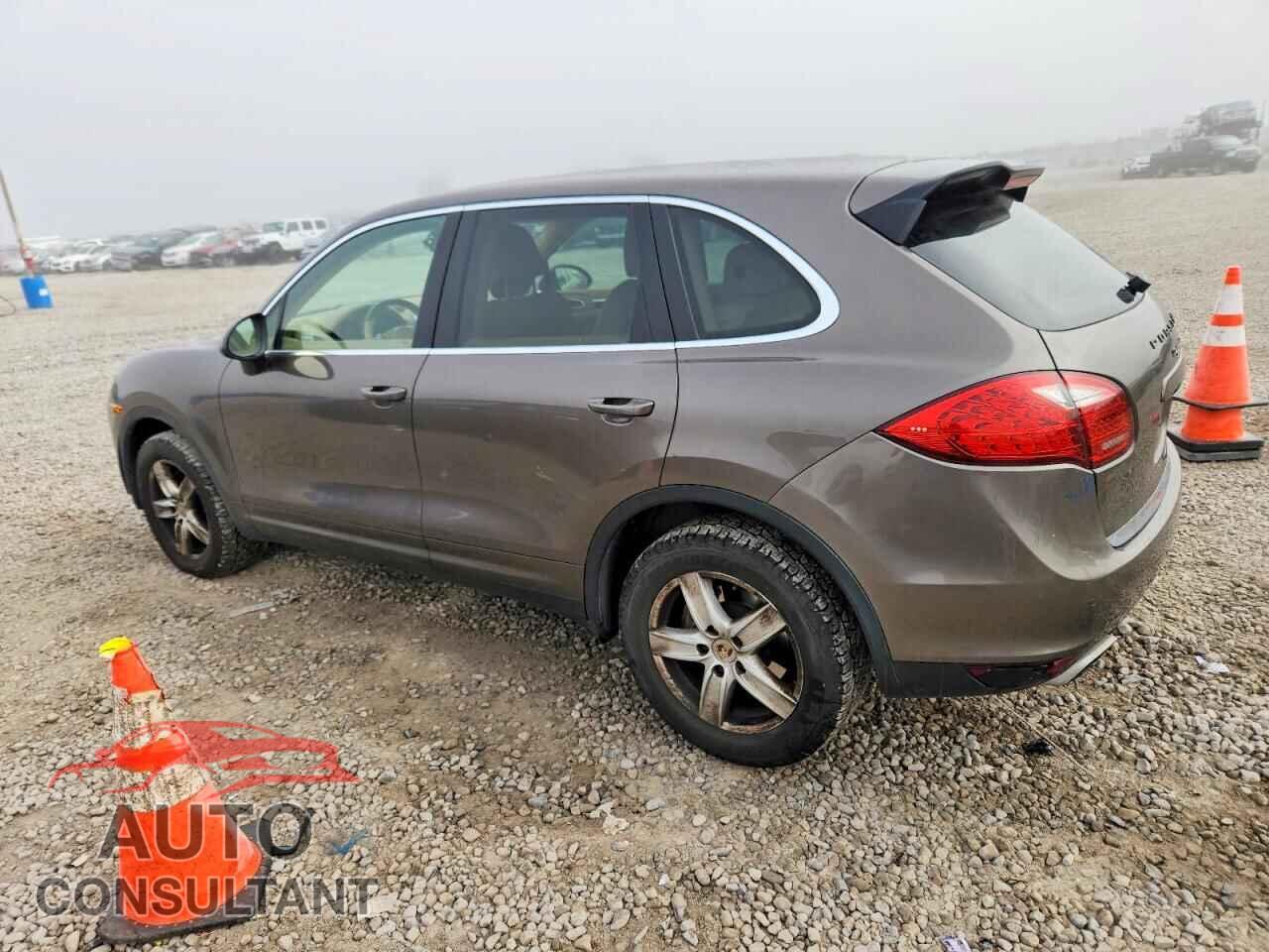 PORSCHE CAYENNE 2012 - WP1AB2A2XCLA40825