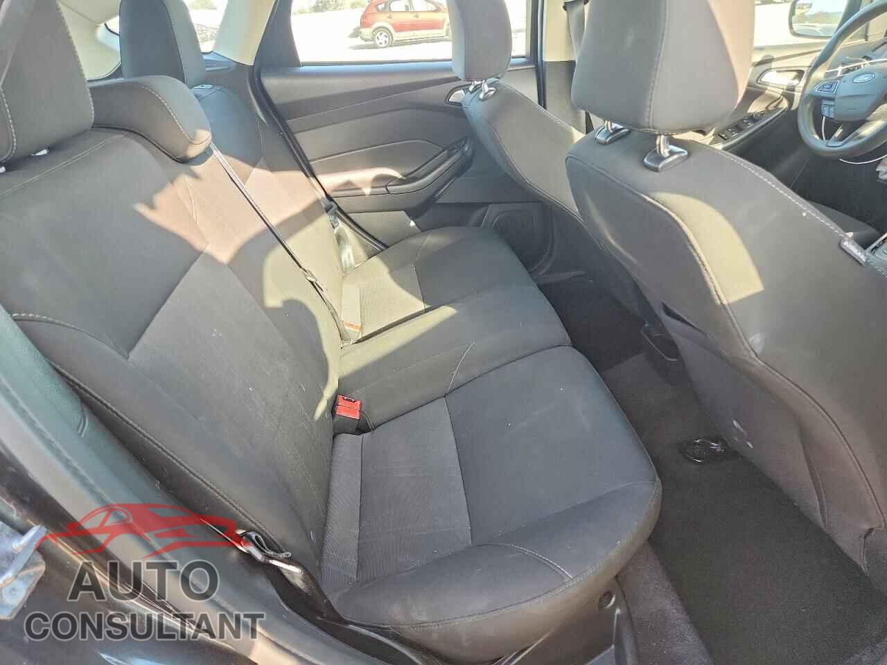 FORD FOCUS 2017 - 1FADP3K22HL281005