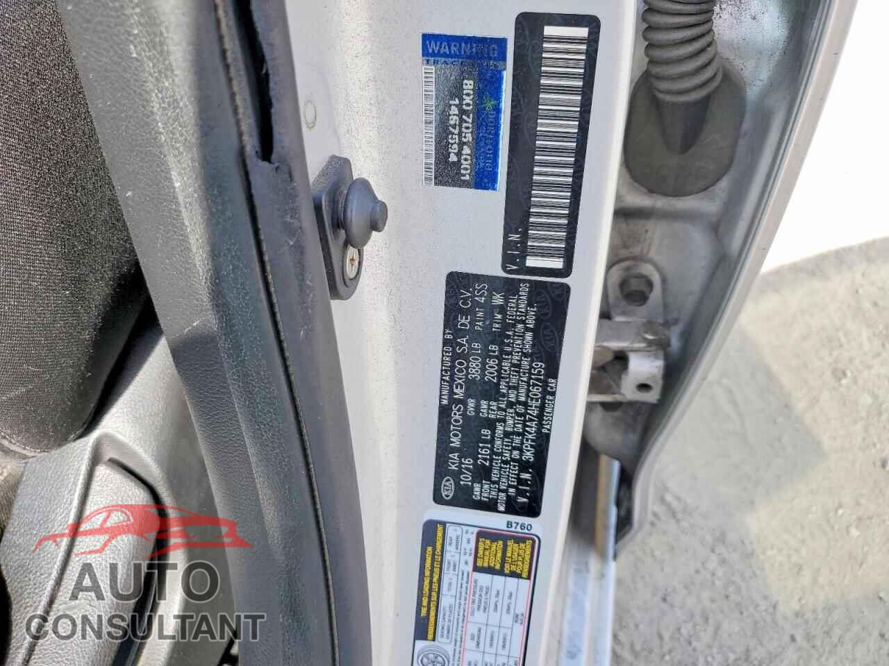 KIA FORTE 2017 - 3KPFK4A74HE067159