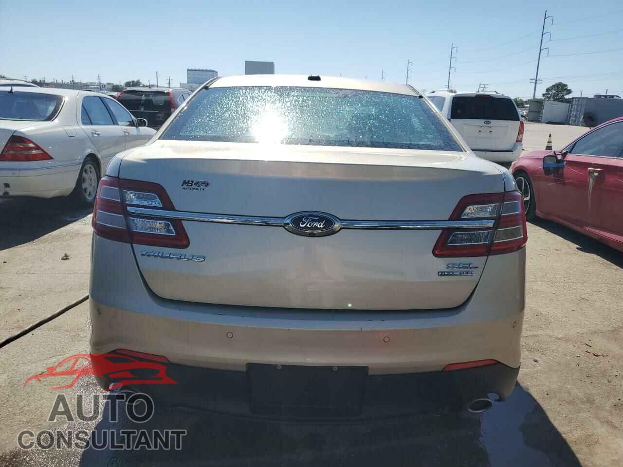 FORD TAURUS 2018 - 1FAHP2E8XJG102882