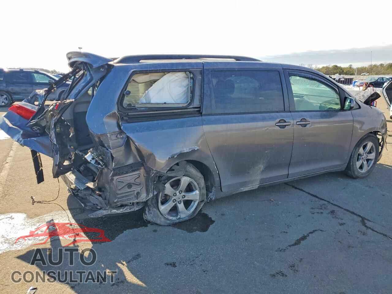 TOYOTA All Models 2011 - 5TDKK3DC4BS037836