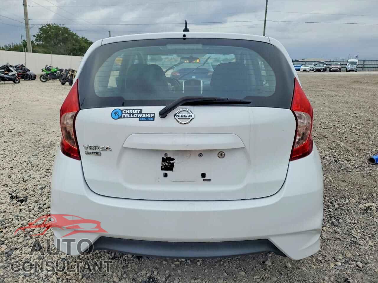 NISSAN VERSA 2017 - 3N1CE2CP6HL368574