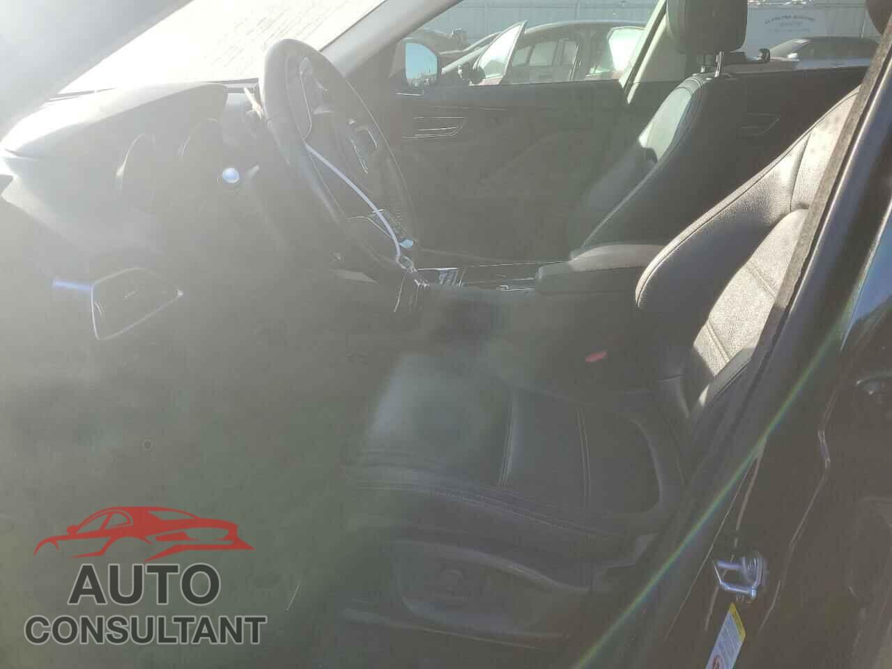 JAGUAR F-PACE 2018 - SADCK2FN8JA329583