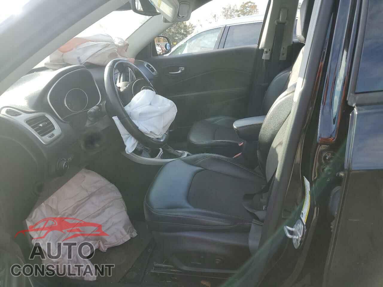 JEEP COMPASS 2018 - 3C4NJDBB3JT200657