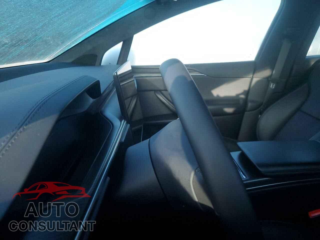 TESLA MODEL X 2023 - 7SAXCBE62PF384618