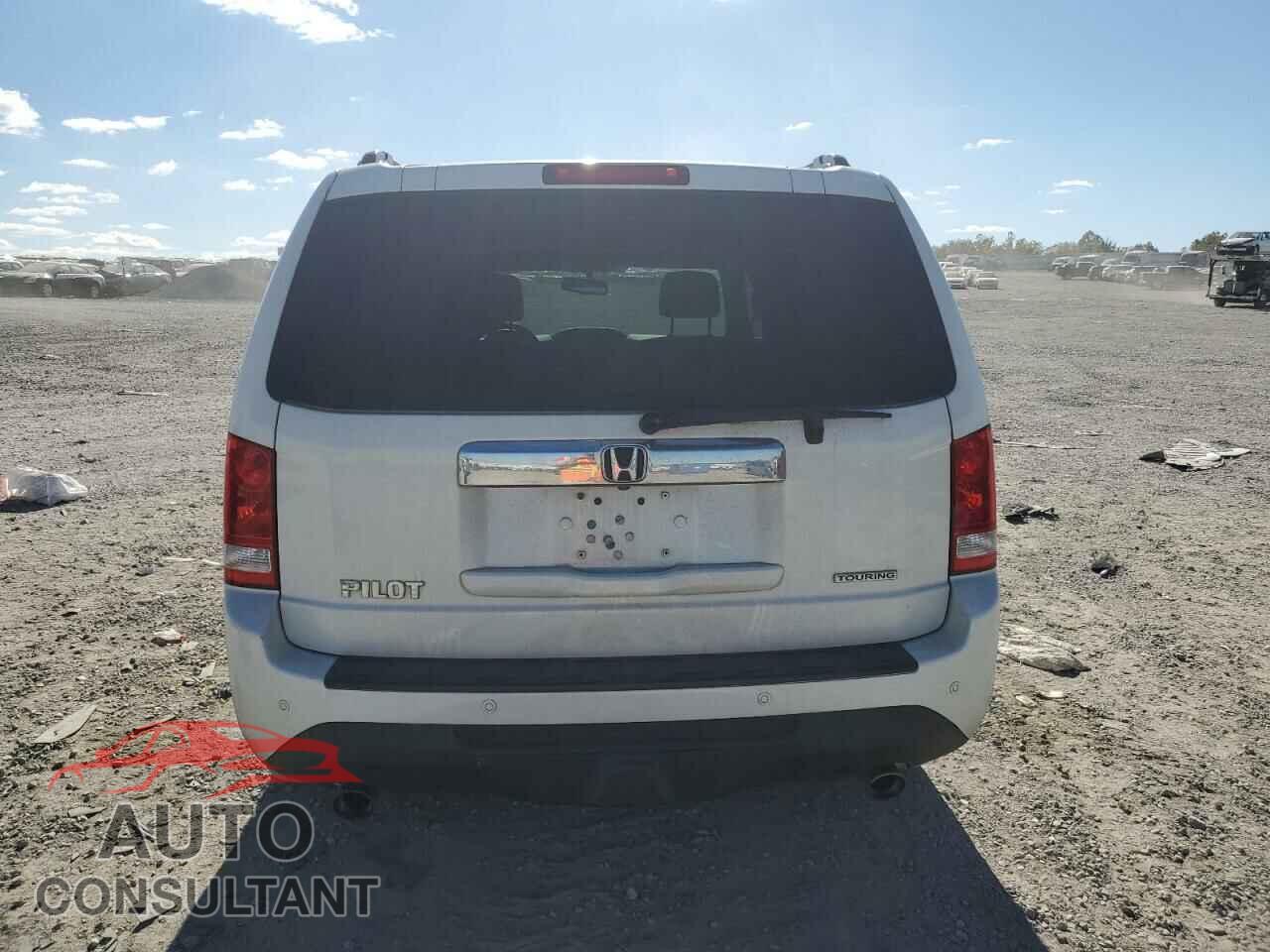 HONDA PILOT 2014 - 5FNYF3H93EB023710