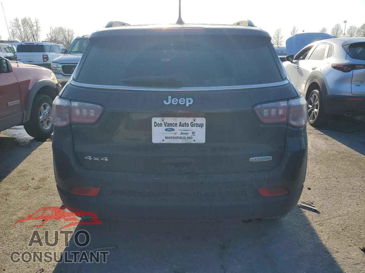 JEEP COMPASS 2017 - 3C4NJDBB9HT628856