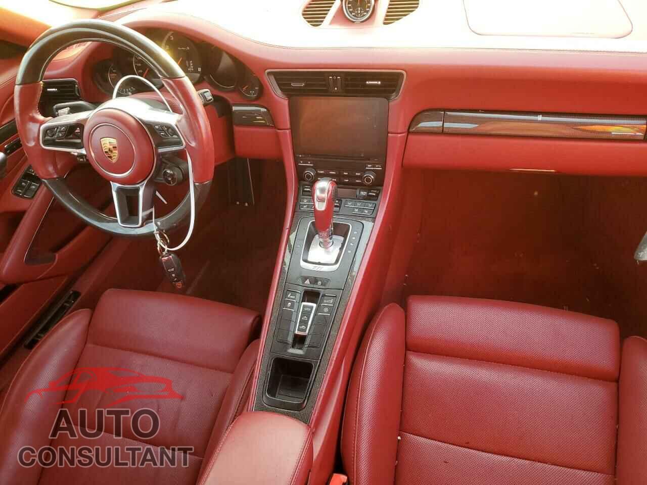 PORSCHE 911 2019 - WP0CD2A9XKS144611