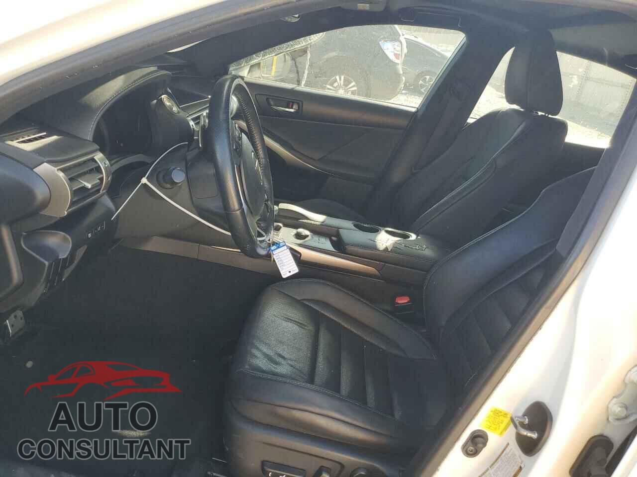 LEXUS IS 2015 - JTHBE1D24F5022475