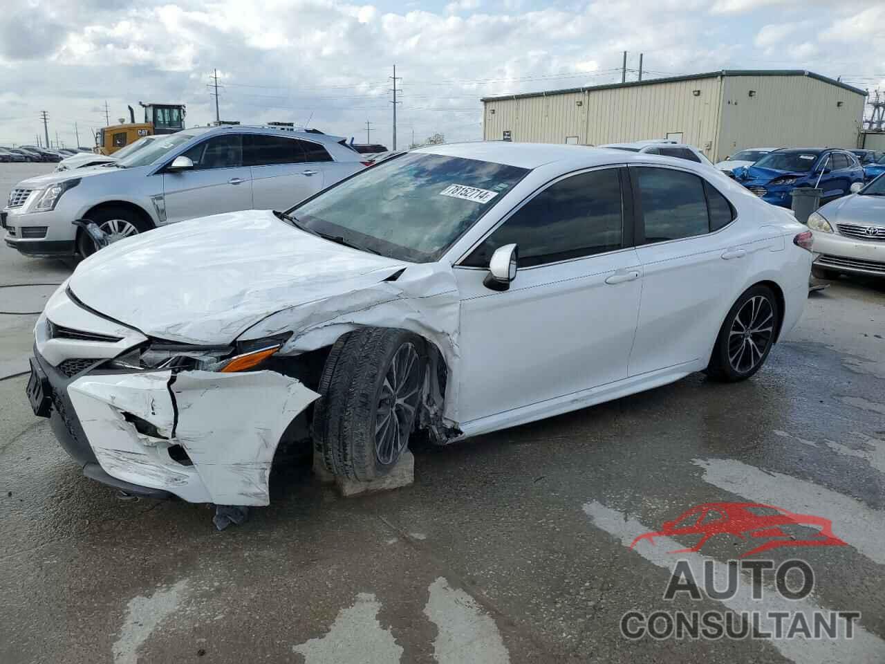 TOYOTA CAMRY 2018 - 4T1B11HK3JU646723