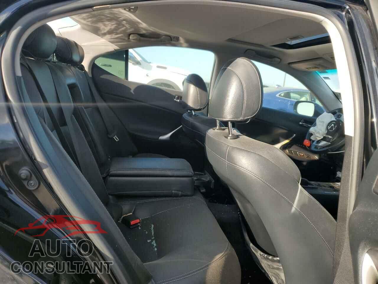 LEXUS IS 2011 - JTHBE5C21B5026034