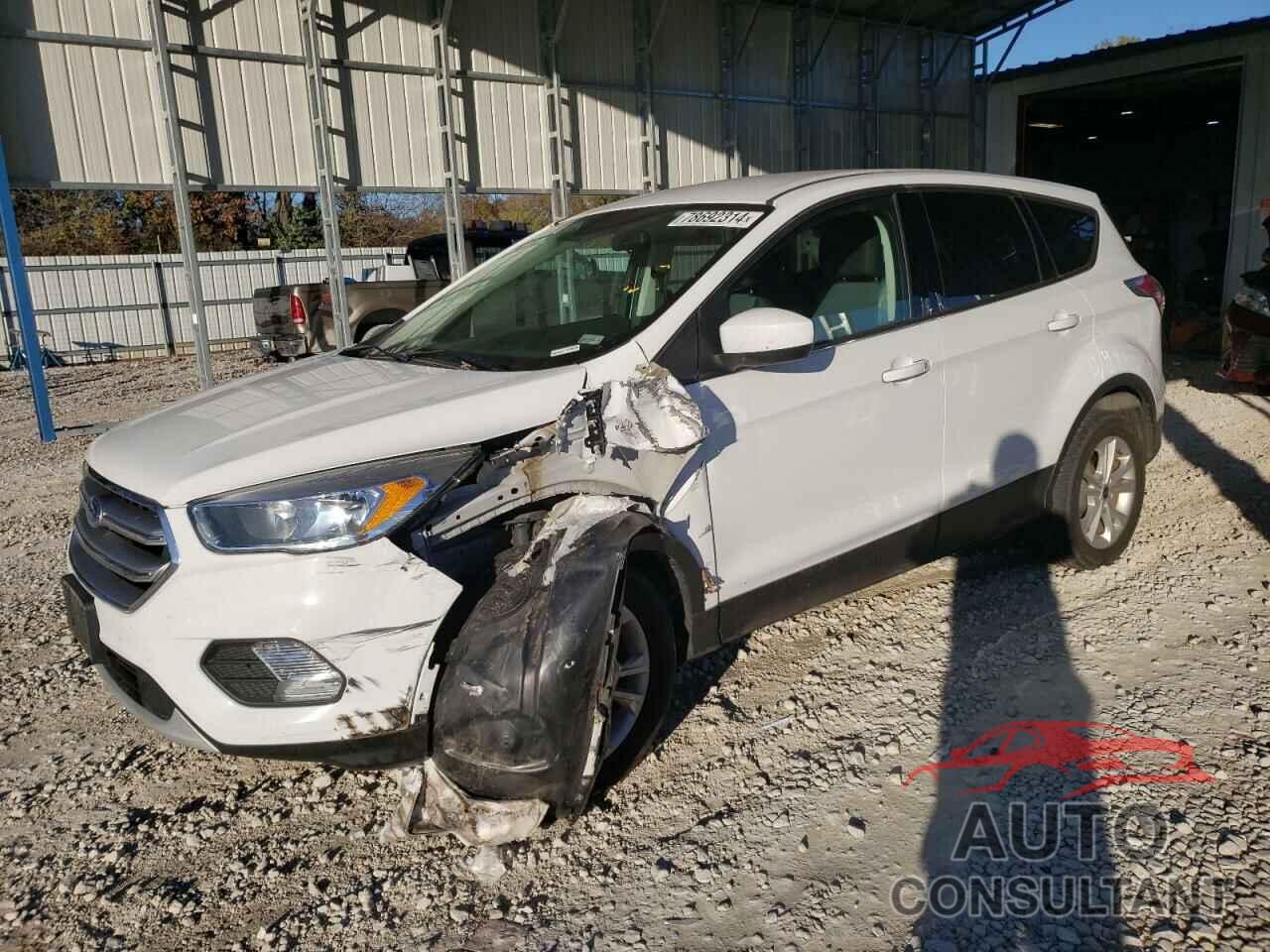 FORD ESCAPE 2017 - 1FMCU0GD9HUA81610