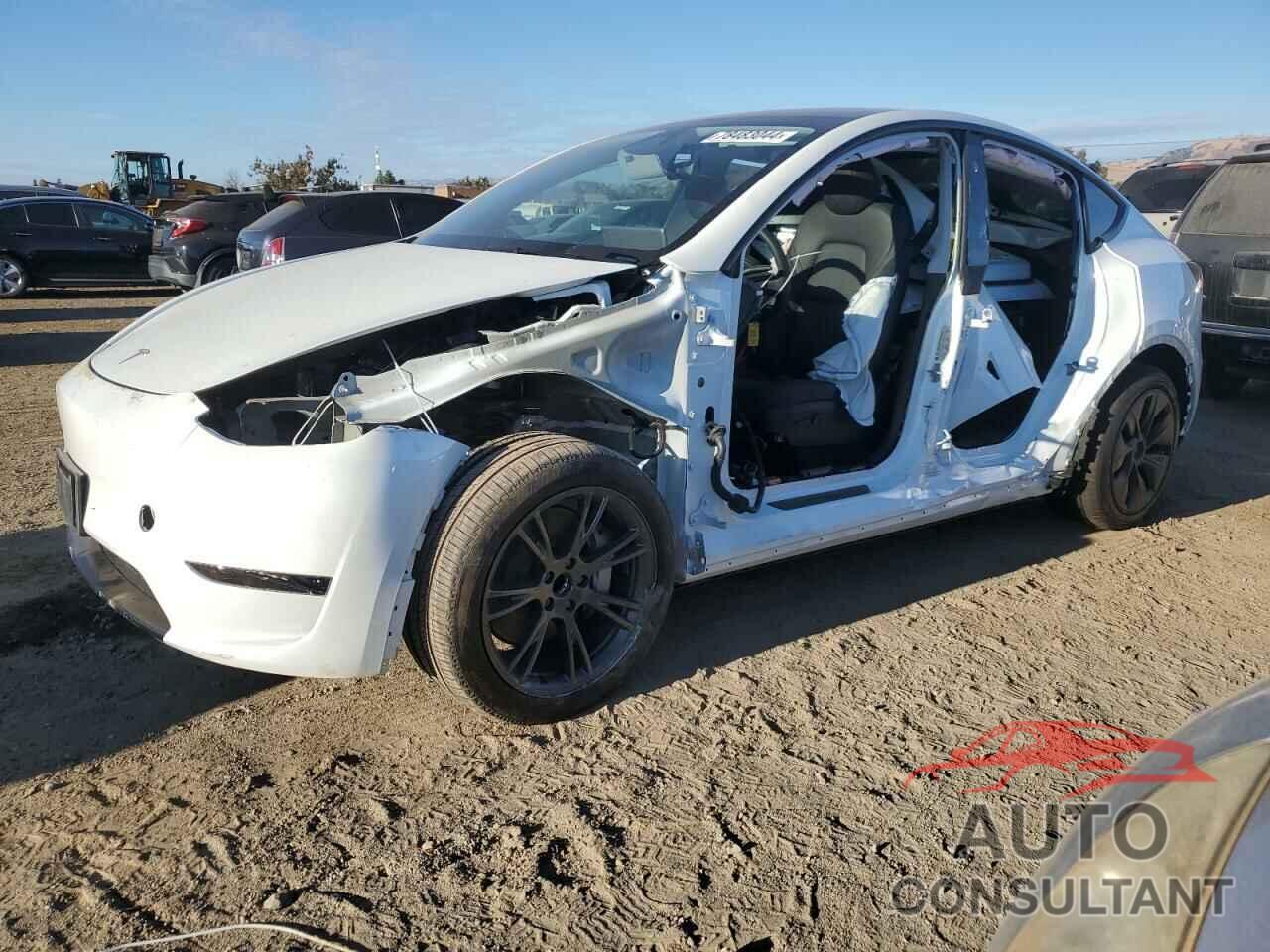 TESLA MODEL Y 2024 - 7SAYGDED8RF156144