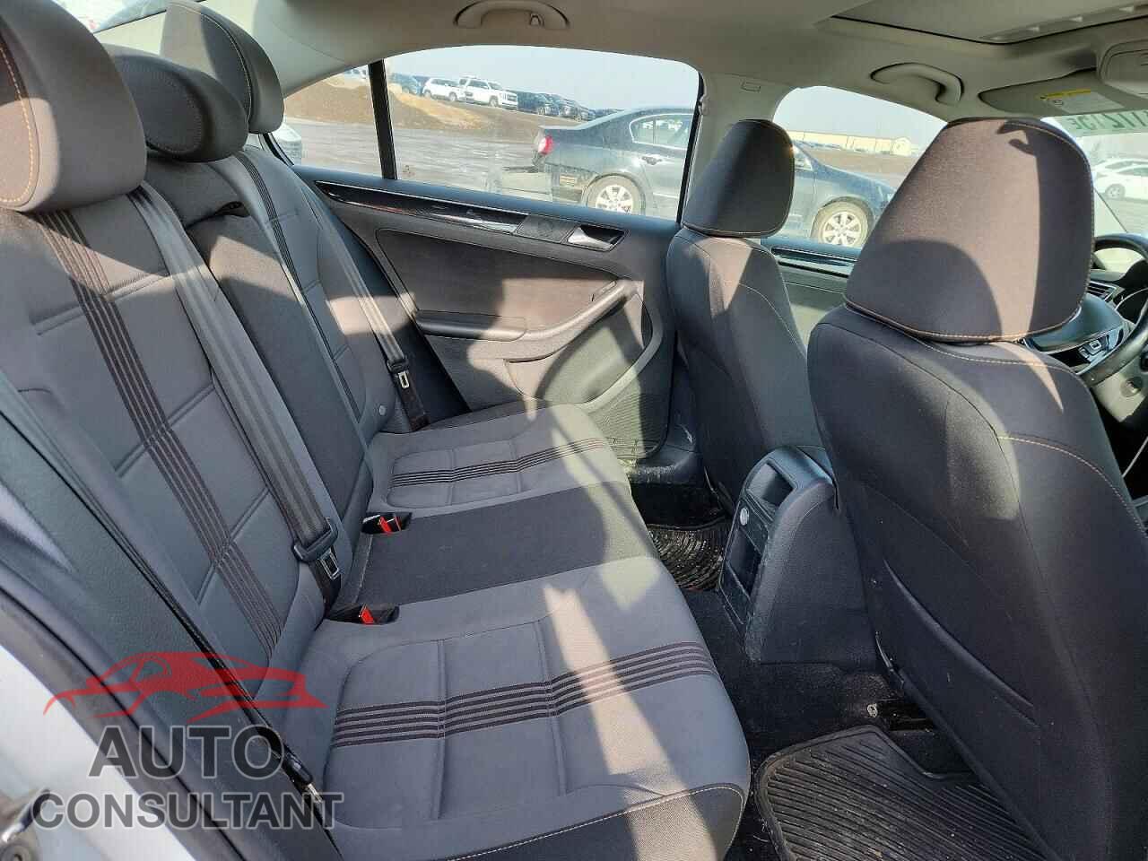 VOLKSWAGEN JETTA 2017 - 3VWDB7AJXHM385925