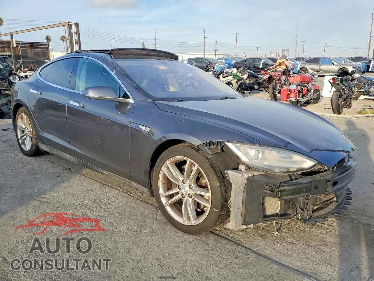 TESLA MODEL S 2016 - 5YJSA1E15GF125181