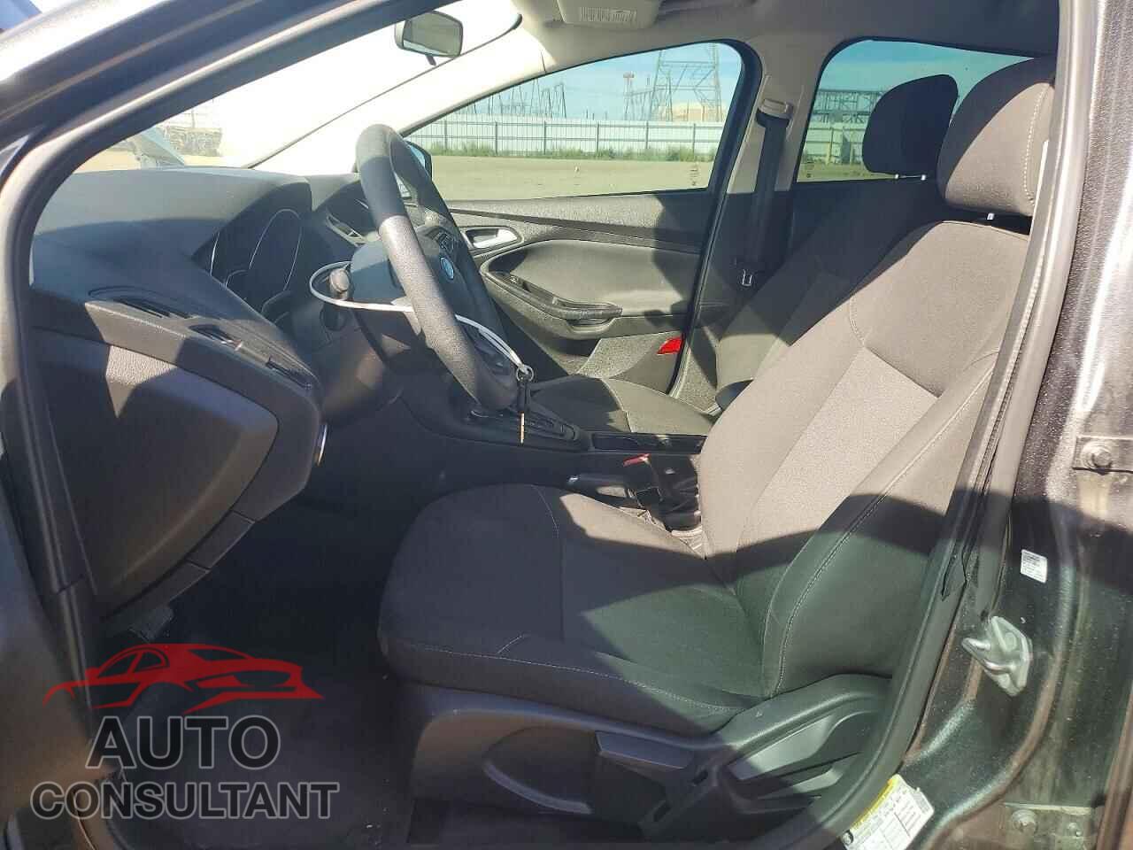 FORD FOCUS 2017 - 1FADP3F23HL285364