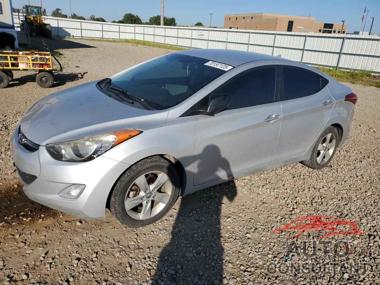 HYUNDAI ELANTRA 2013 - KMHDH4AE8DU840890