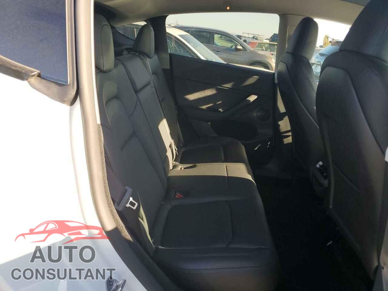 TESLA MODEL Y 2024 - 7SAYGDEE8RF076769