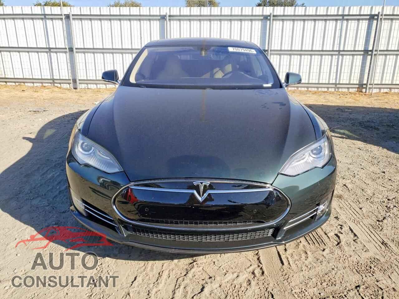 TESLA MODEL S 2014 - 5YJSA1H18EFP49940
