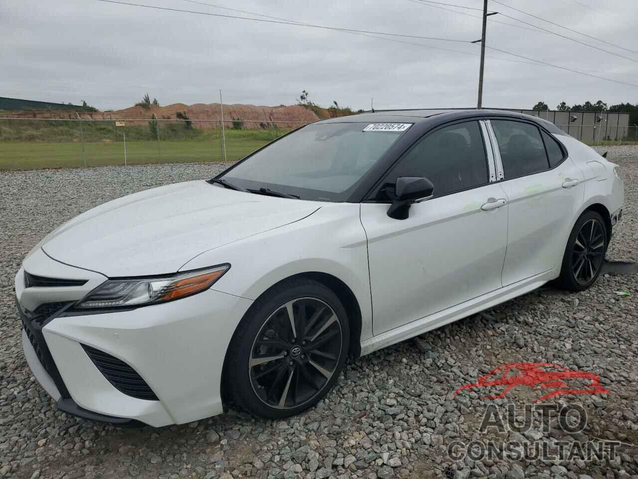 TOYOTA CAMRY 2018 - 4T1BZ1HK4JU013656