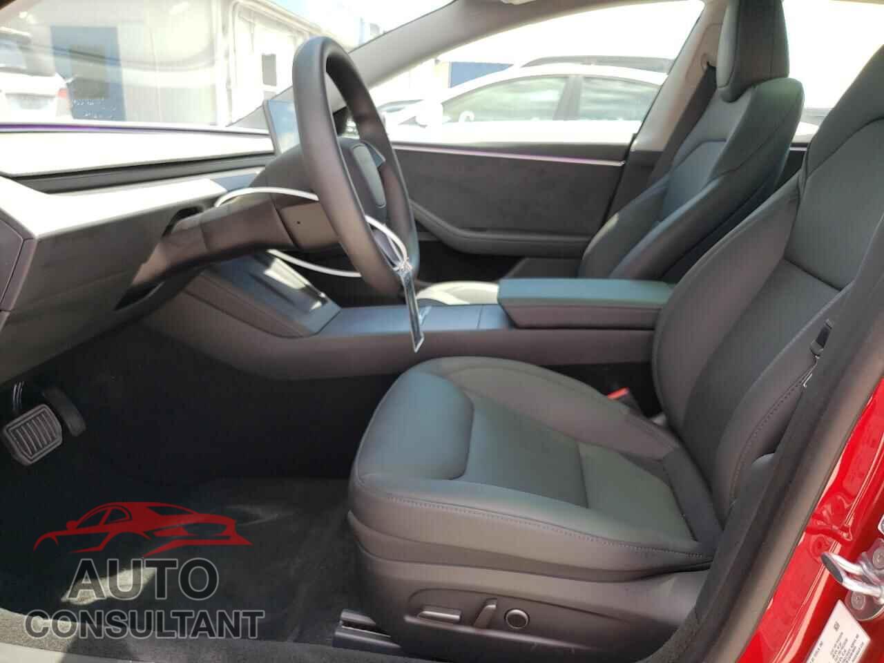 TESLA MODEL 3 2025 - 5YJ3E1EB4SF904310
