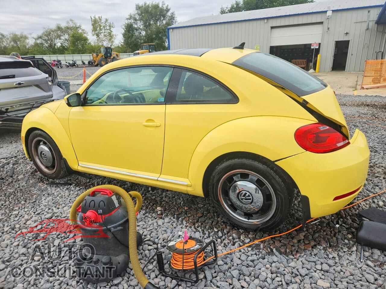 VOLKSWAGEN BEETLE 2012 - 3VWJX7AT3CM655124