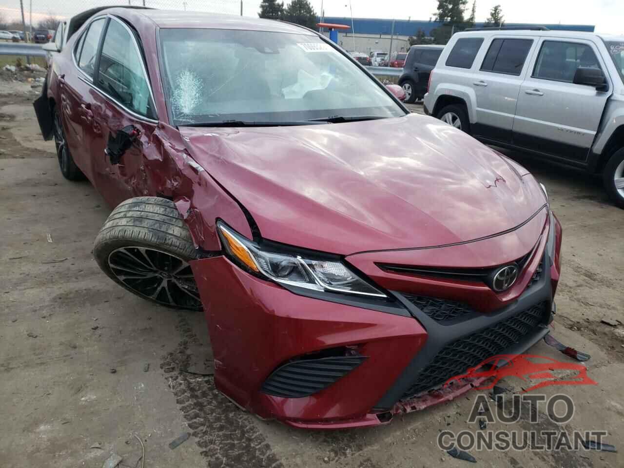 TOYOTA CAMRY 2018 - 4T1B11HK3JU510530
