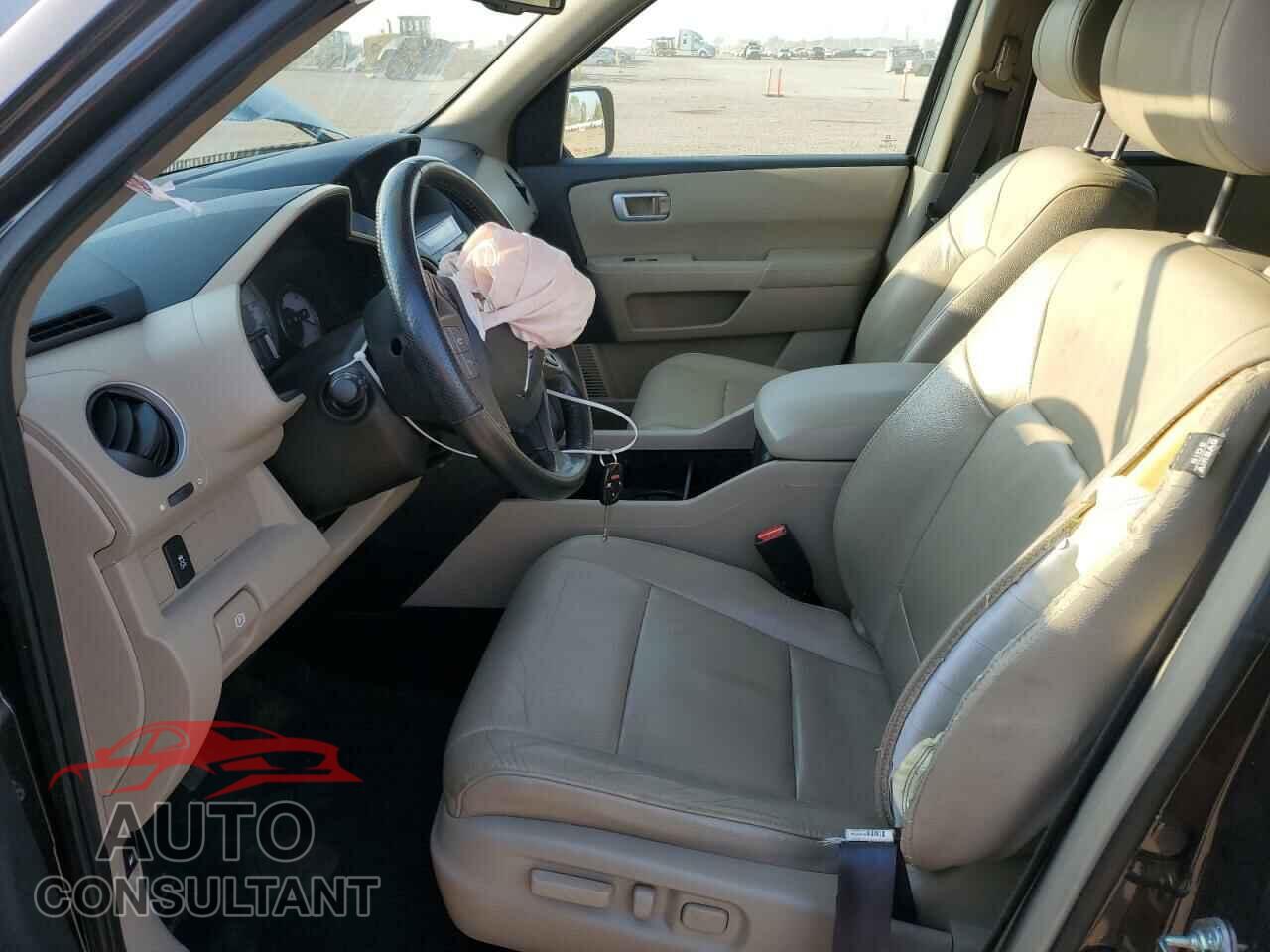 HONDA PILOT 2015 - 5FNYF4H55FB002801
