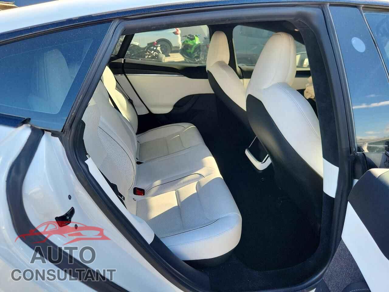 TESLA MODEL S 2022 - 5YJSA1E64NF473708