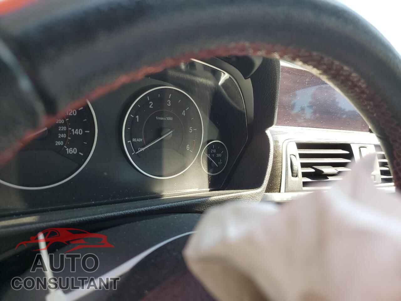 BMW 3 SERIES 2017 - WBA8F1C30HK898139
