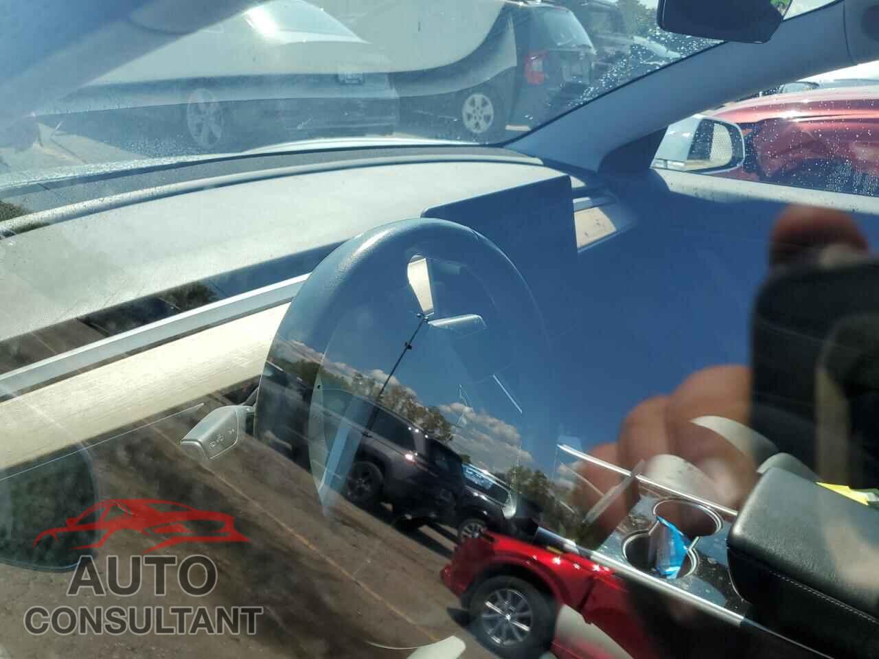 TESLA MODEL 3 2017 - 5YJ3E1EA1HF000821