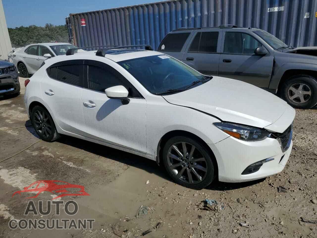 MAZDA 3 2018 - 3MZBN1L31JM167193