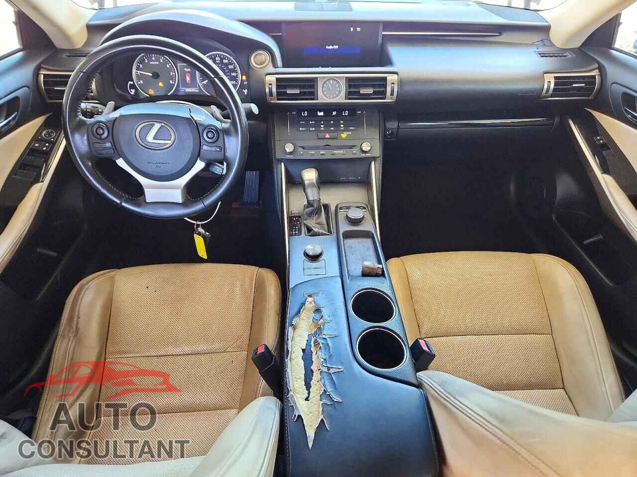 LEXUS IS 2015 - JTHBF1D22F5066035