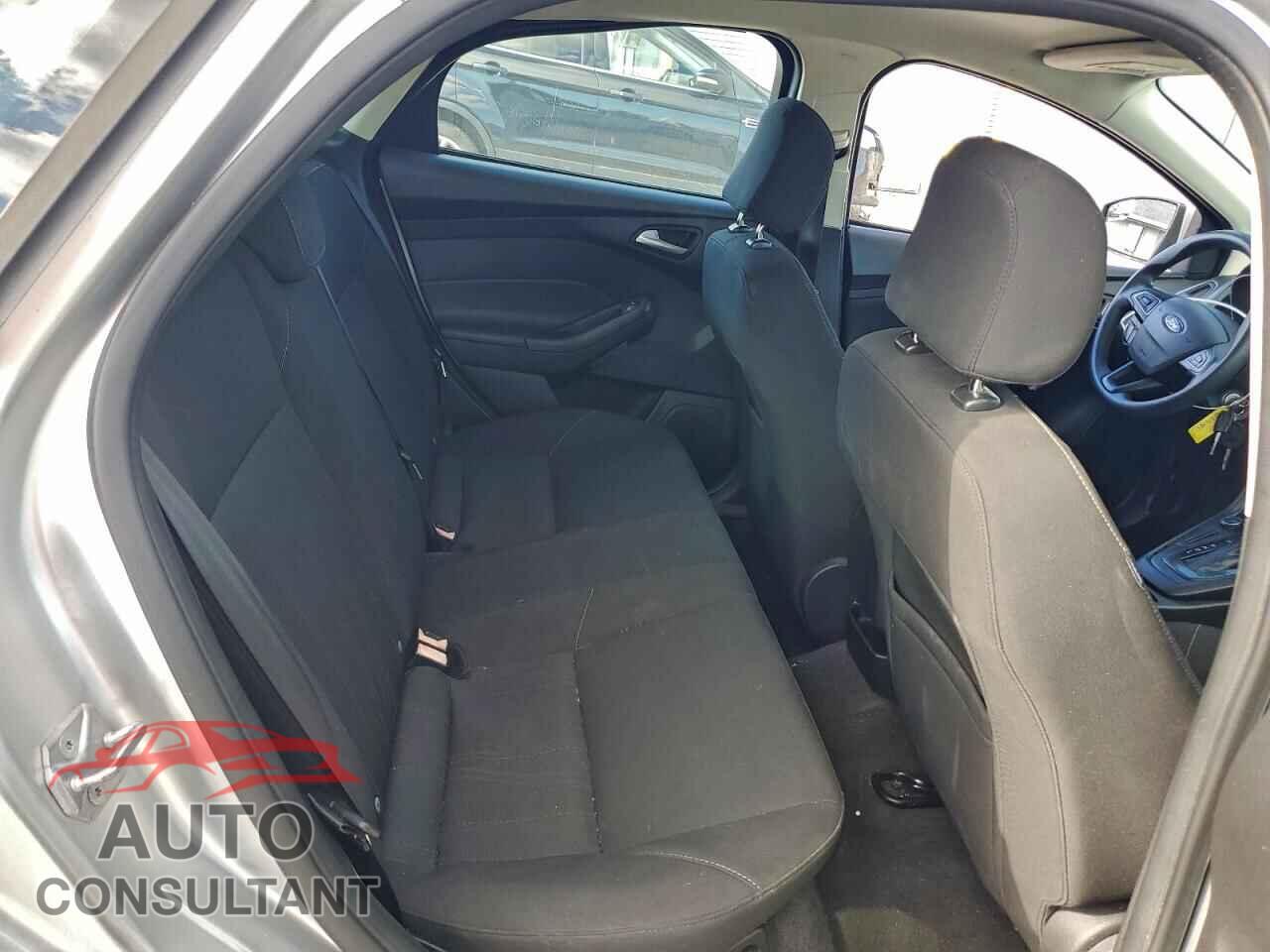 FORD FOCUS 2016 - 1FADP3F22GL235604