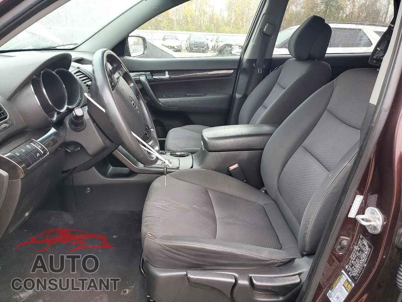 KIA SORENTO 2011 - 5XYKT3A18BG103608