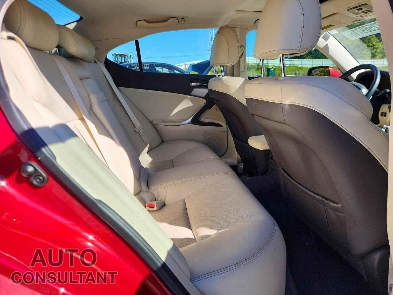 LEXUS IS 2011 - JTHCE5C24B5001214