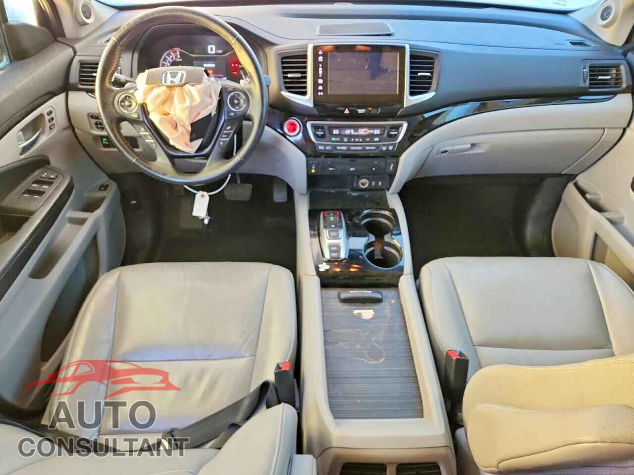 HONDA PILOT 2017 - 5FNYF5H98HB032189