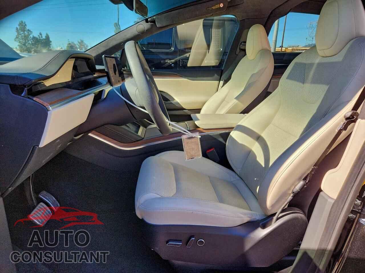 TESLA MODEL X 2023 - 7SAXCBE5XPF399858