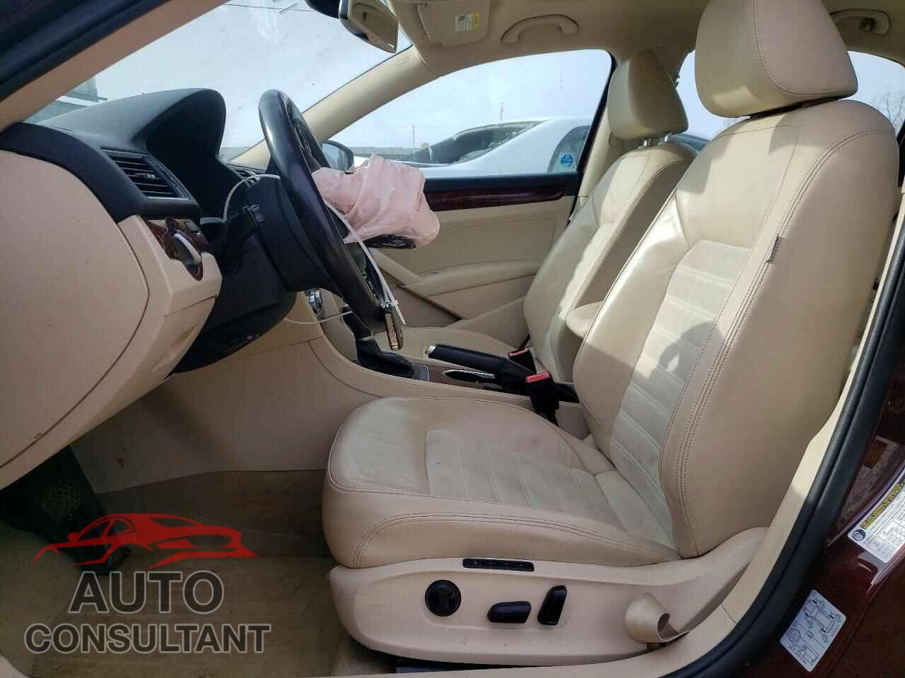 VOLKSWAGEN PASSAT 2013 - 1VWCH7A37DC016236