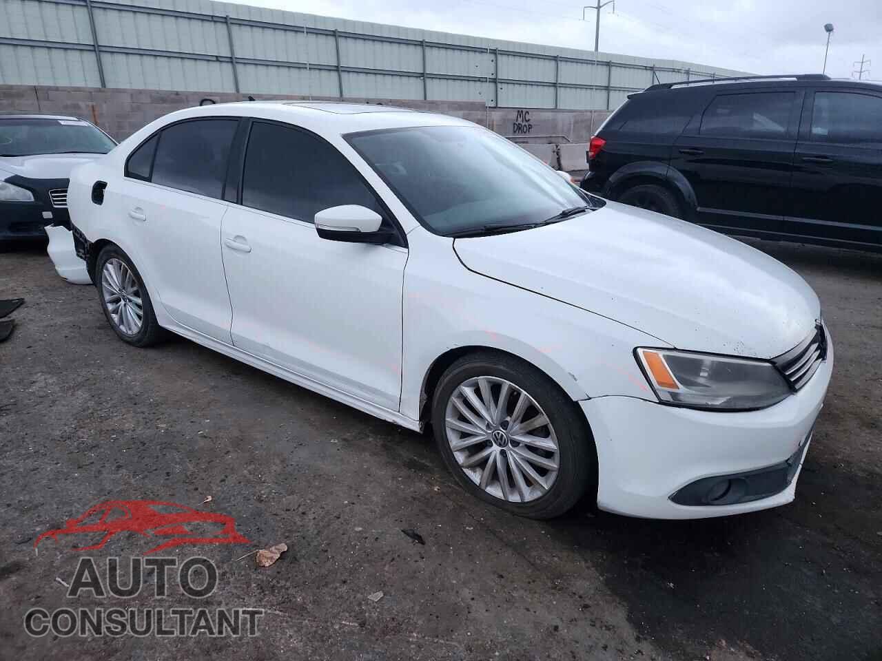 VOLKSWAGEN JETTA 2011 - 3VWLX7AJ0BM347446