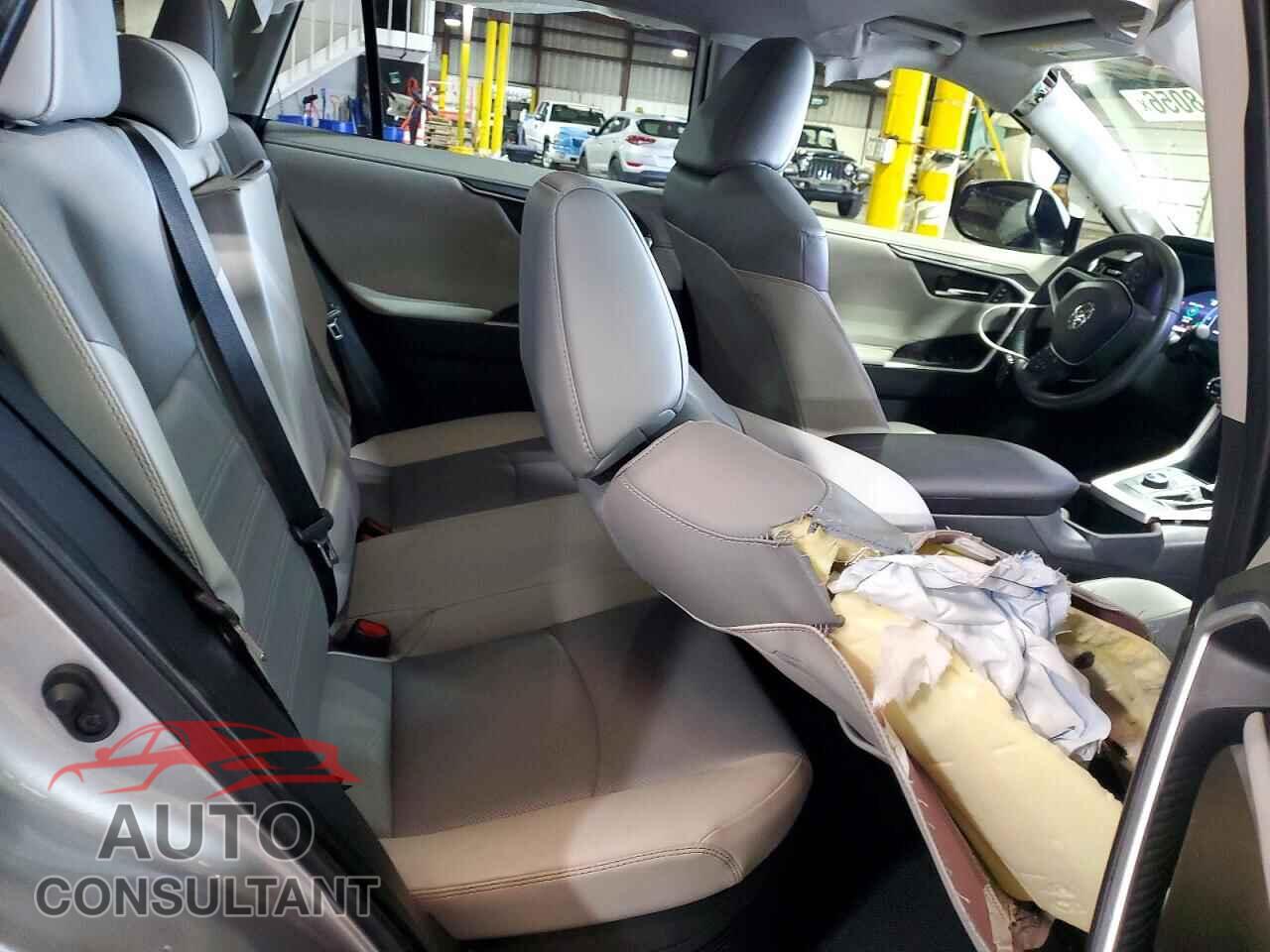 TOYOTA RAV4 2024 - JTMD6RFV9RD127875