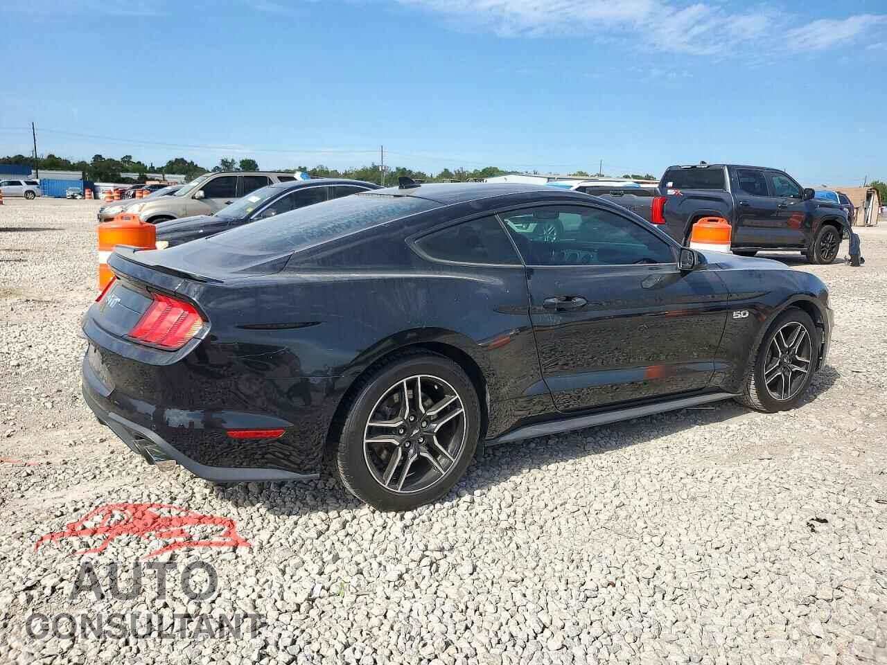 FORD MUSTANG 2020 - 1FA6P8CF8L5176036