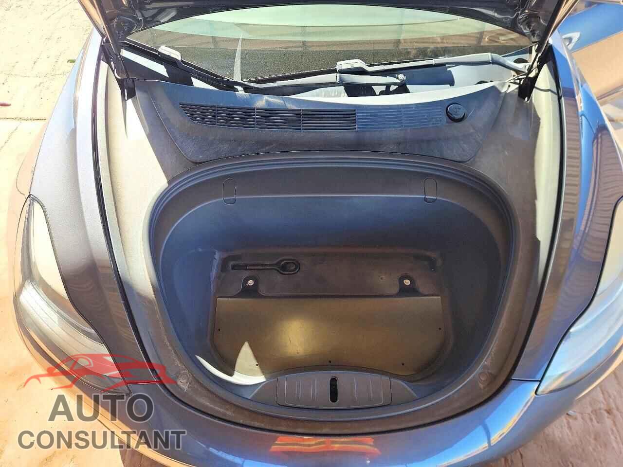 TESLA MODEL 3 2018 - 5YJ3E1EA8JF165562