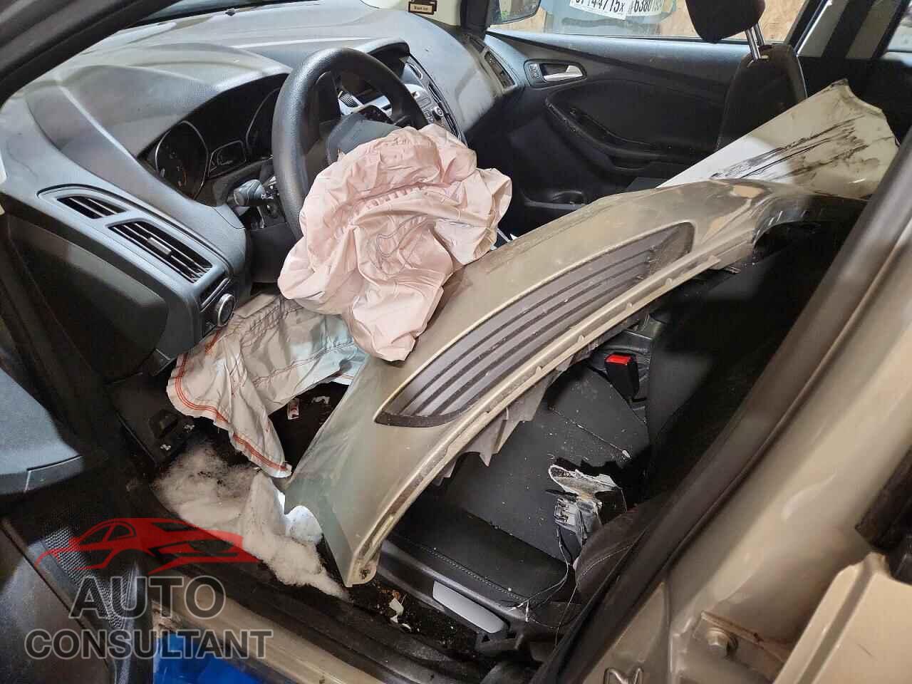 FORD FOCUS 2015 - 1FADP3F26FL321416