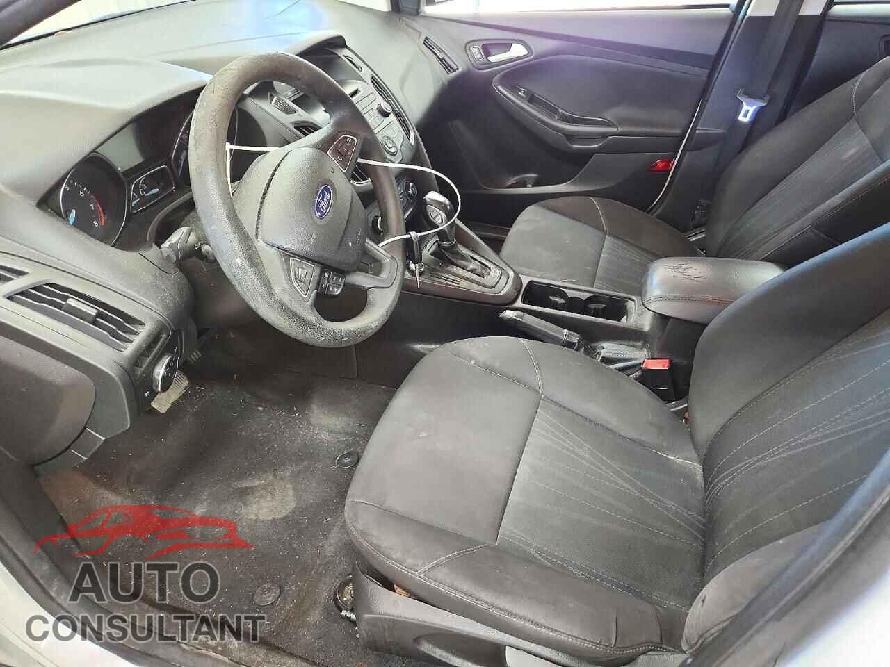 FORD FOCUS 2015 - 1FADP3F23FL218504