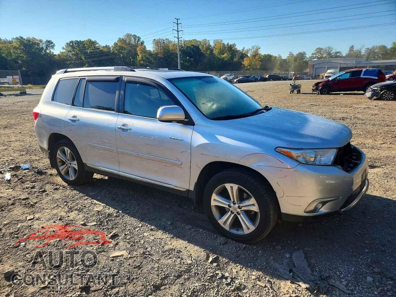 TOYOTA HIGHLANDER 2013 - 5TDYK3EH8DS100427