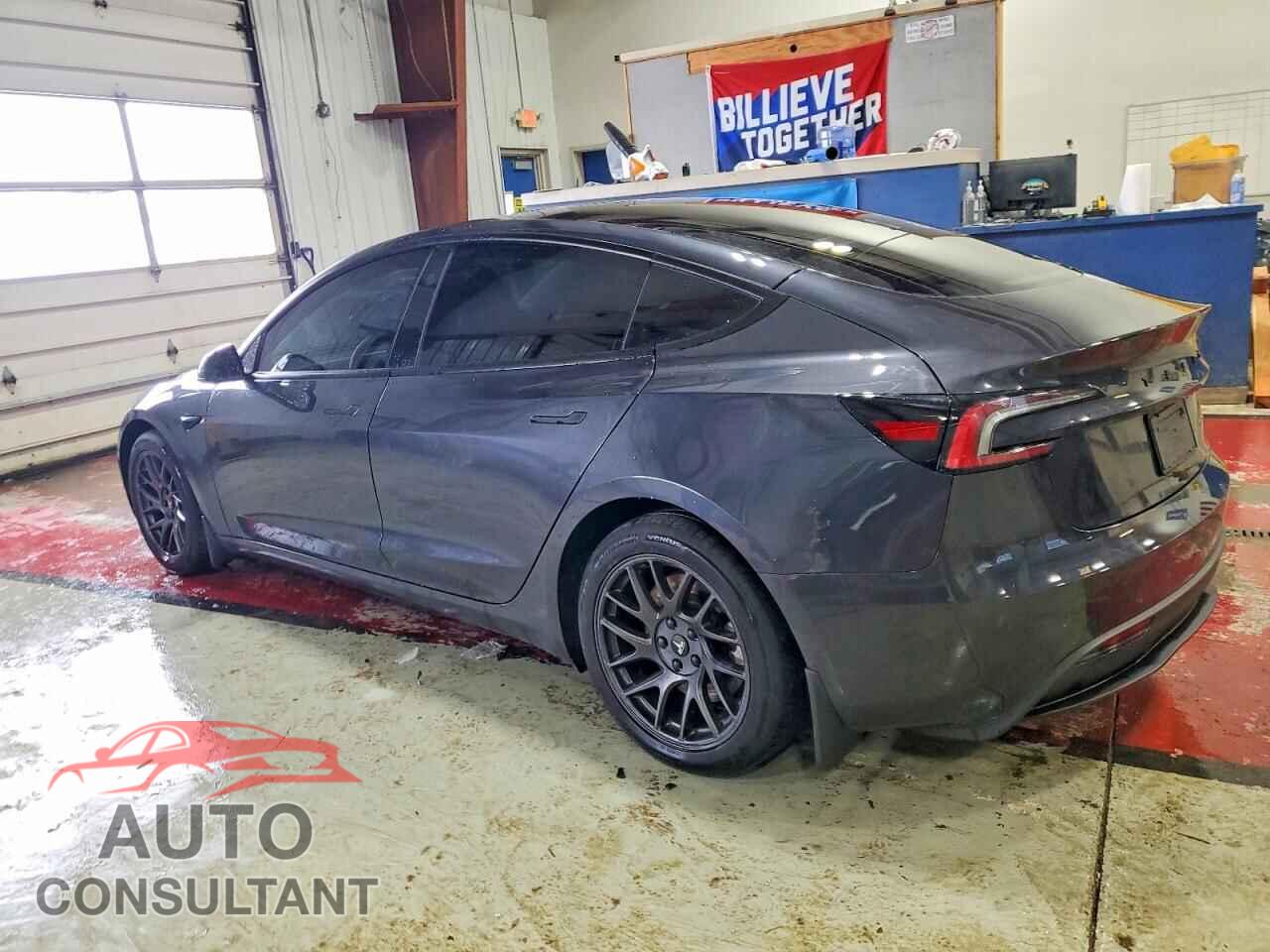 TESLA MODEL 3 2024 - 5YJ3E1EBXRF835097