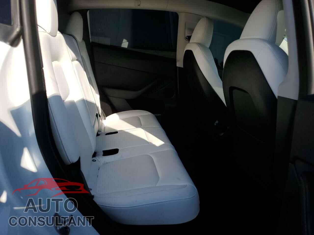 TESLA MODEL Y 2023 - 7SAYGDEE5PF690112