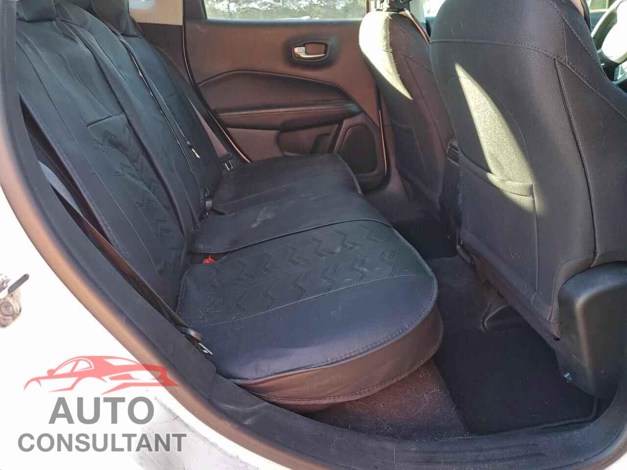 JEEP COMPASS 2018 - 3C4NJCAB4JT233128