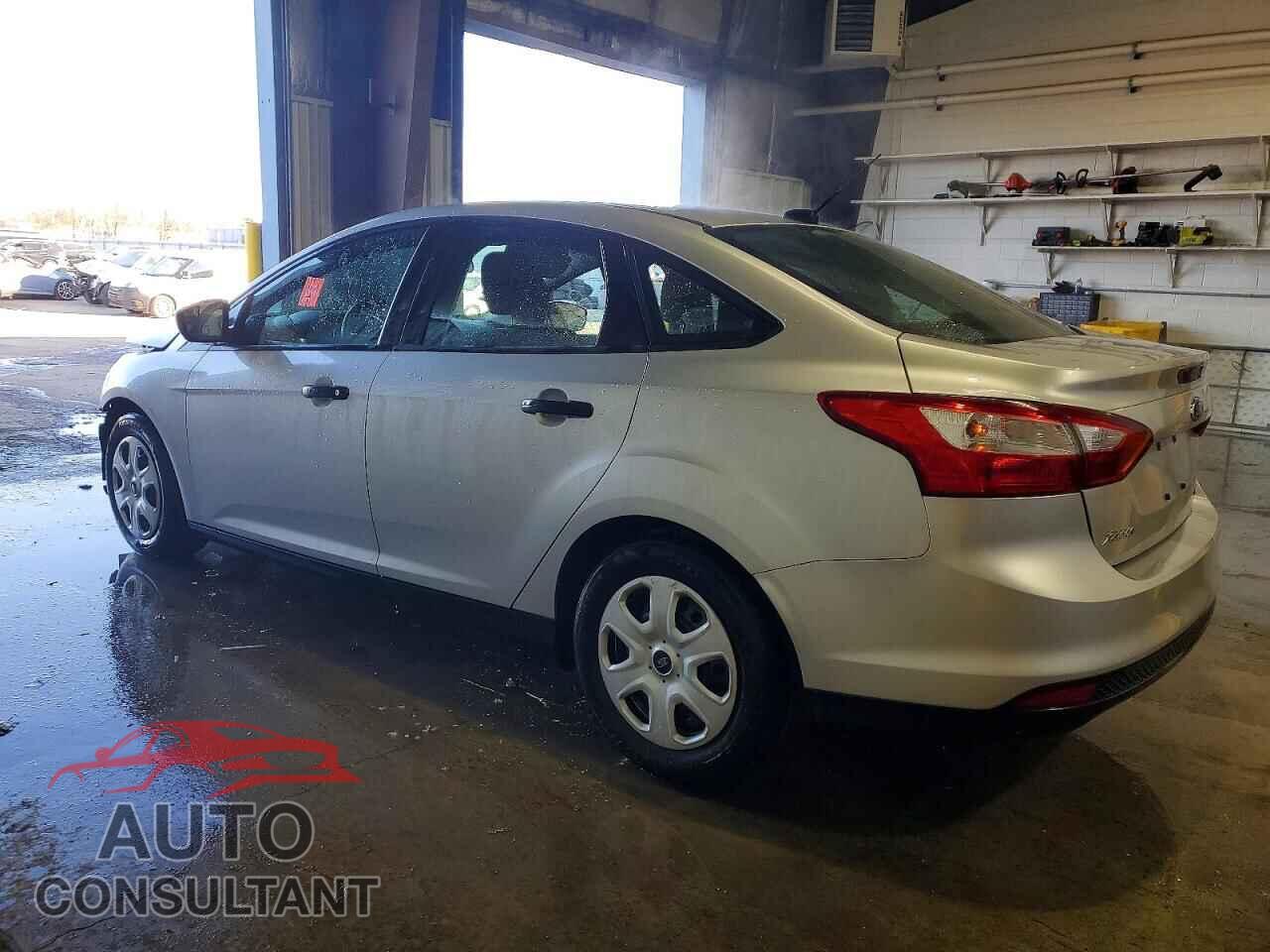 FORD FOCUS 2013 - 1FADP3E24DL218204